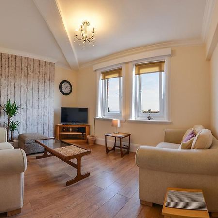 The Whitby Prospect, 2 Bed Apartment With Stunning Views, 2 Mins From Beach 外观 照片