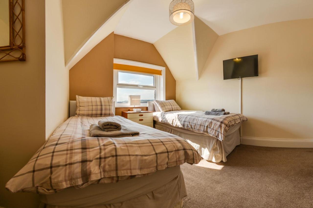 The Whitby Prospect, 2 Bed Apartment With Stunning Views, 2 Mins From Beach 外观 照片